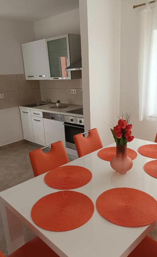 Family Apartments Tomy 푸나트 외부 사진