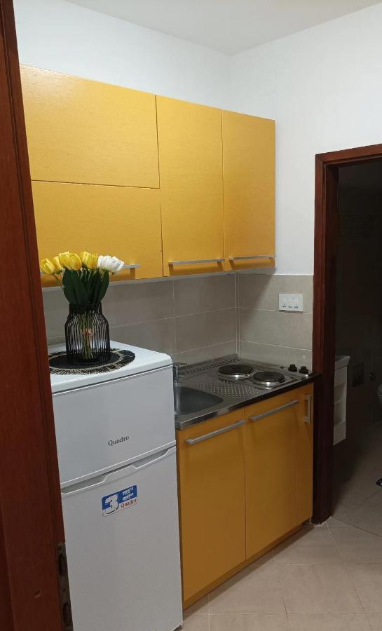 Family Apartments Tomy 푸나트 외부 사진