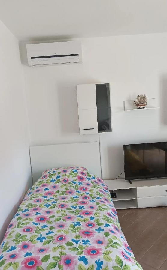 Family Apartments Tomy 푸나트 외부 사진