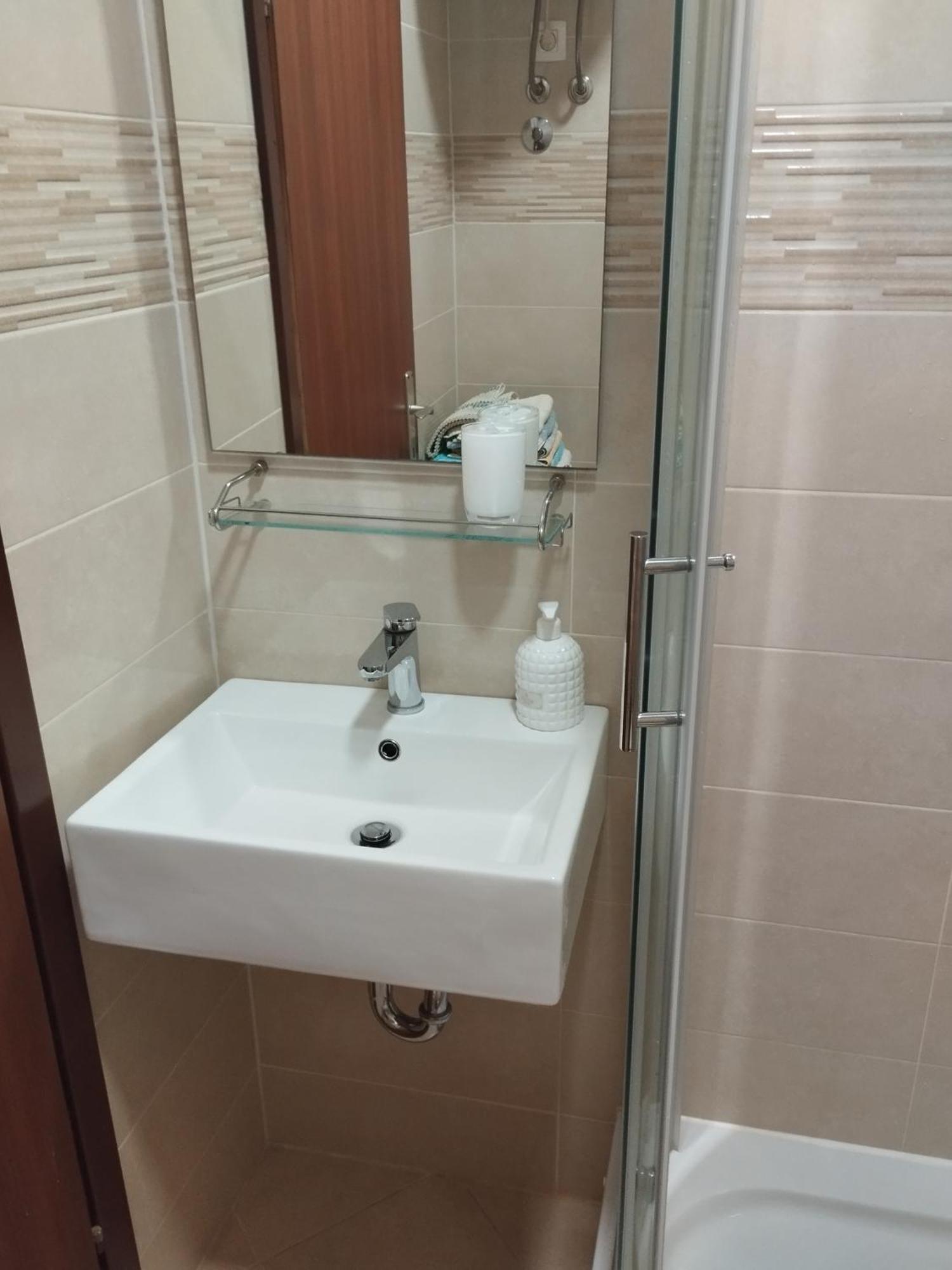 Family Apartments Tomy 푸나트 외부 사진